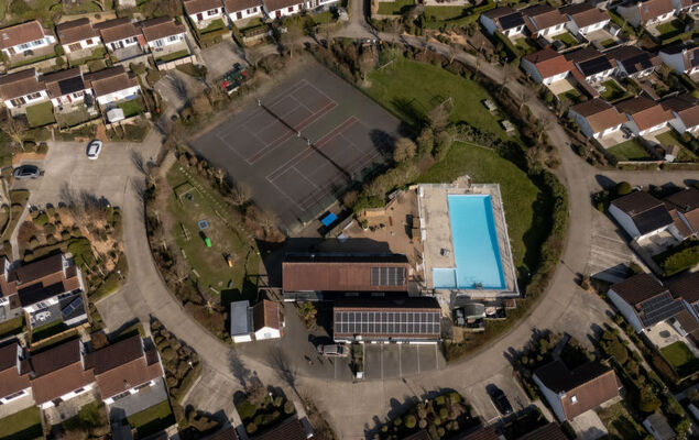 Beluga with parking and shared pool - Photo 23