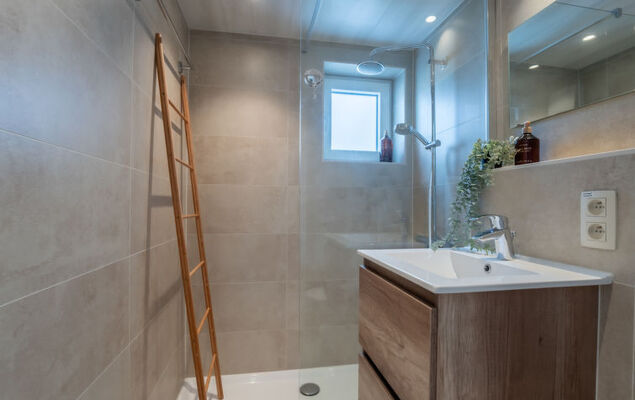 Beluga with parking and shared pool - Photo 32